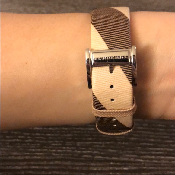 Burberry novacheck watch - Picture 6 of 6